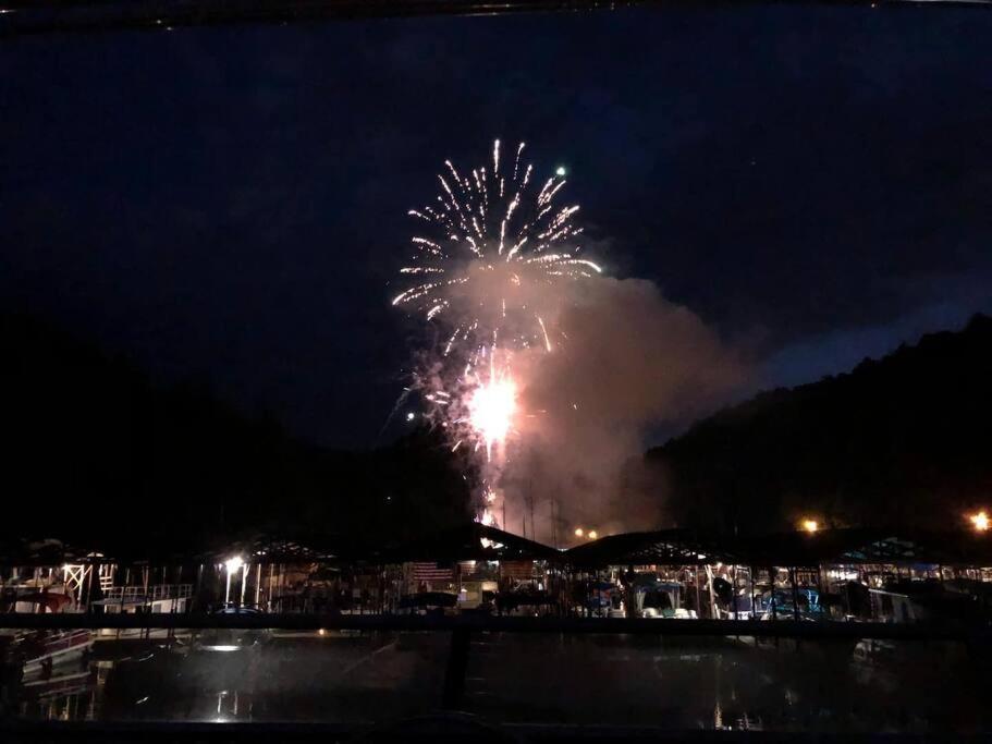 Cabin At The Cove At Watauga Lake Butler Екстер'єр фото