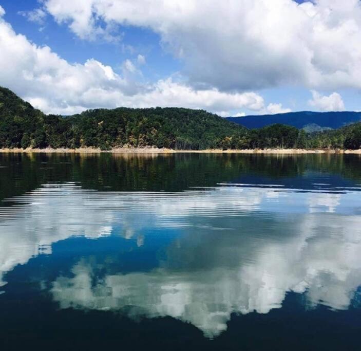 Cabin At The Cove At Watauga Lake Butler Екстер'єр фото